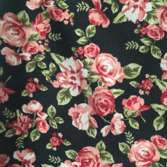 Forever 21 High Waist Floral Shorts - Picture 4 of 9